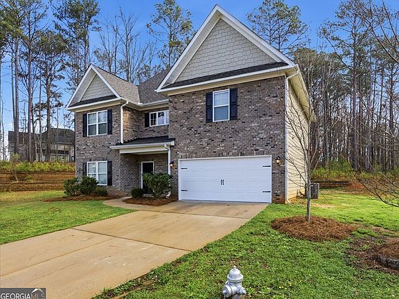 2nd image of 455 Pearson Cir