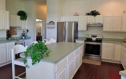 2nd image of 942 NW Scenic Lake Dr