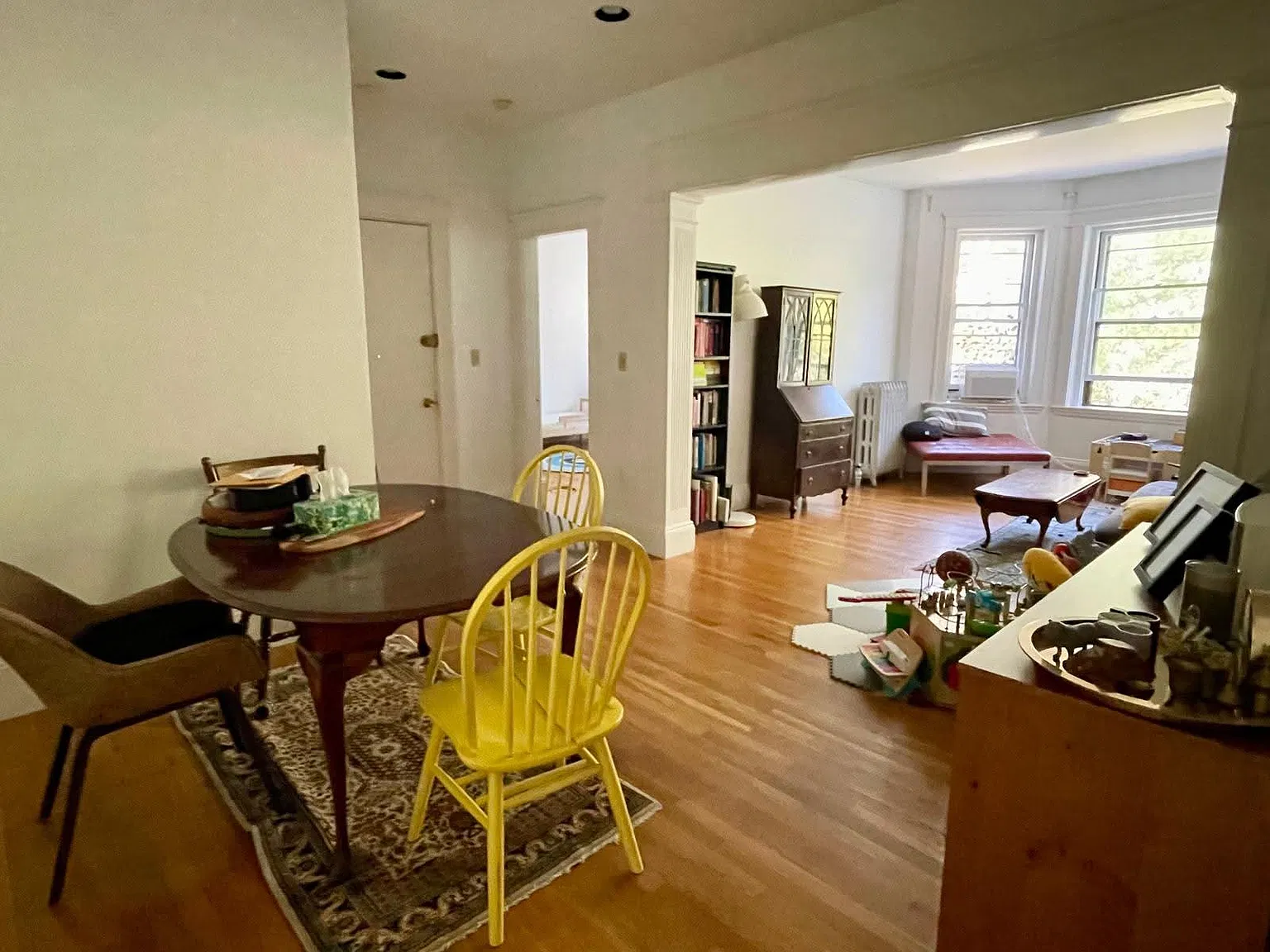 2 bed, 975 sqft, $3,600 — Photo 3
