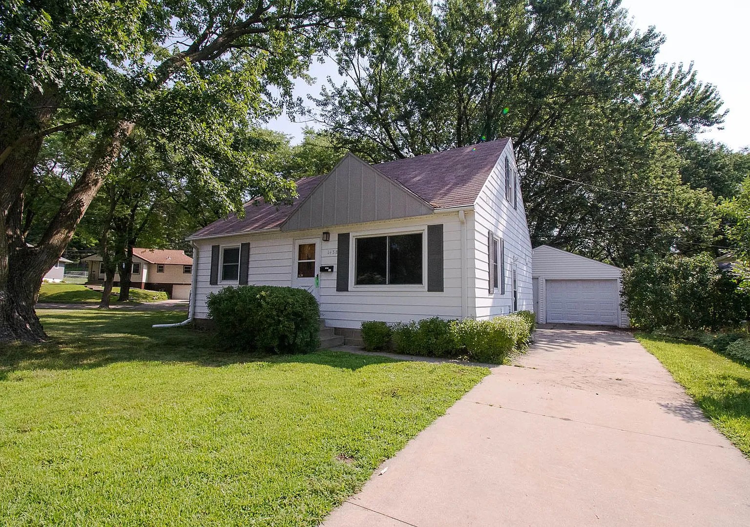 3BR Home on Large Corner Lot NW Rochester — Photo 1