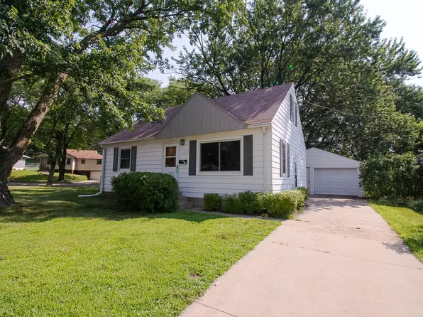 1438 15th Ave NW, Rochester, MN 55901