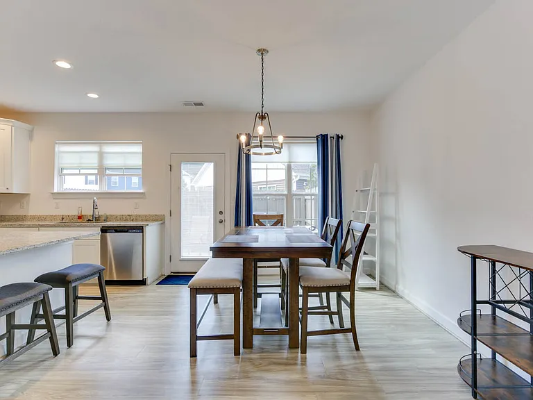 2416 Trafton Pl — Photo 17