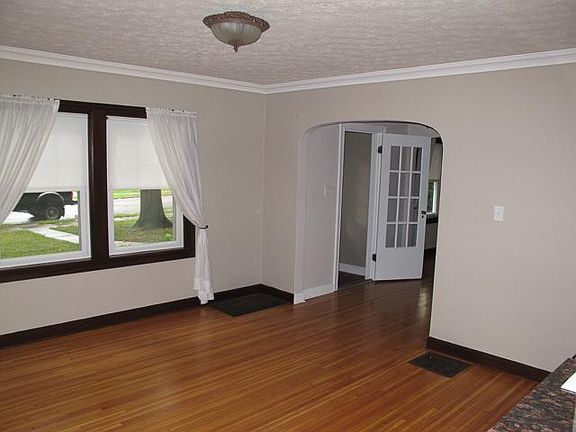 5th image of 530 W 44th St