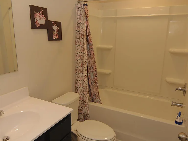 385 Saskatoon Dr — Photo 23