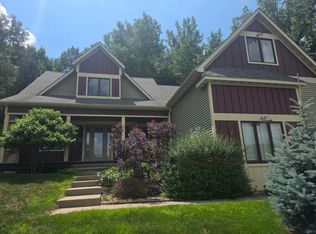 1067 Pioneer Rd, Red Wing, MN 55066