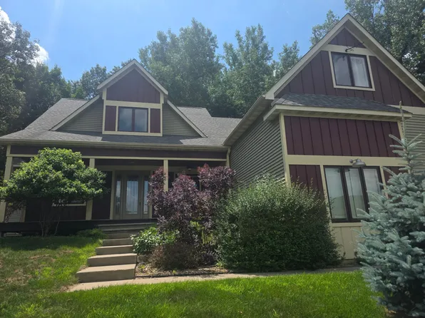 1067 Pioneer Rd, Red Wing, MN 55066