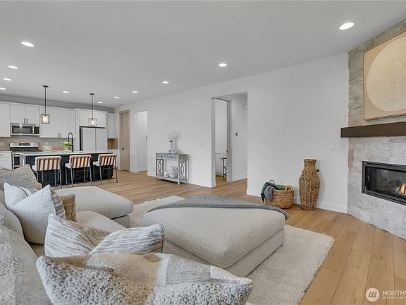 3rd image of 164 Hogan Drive