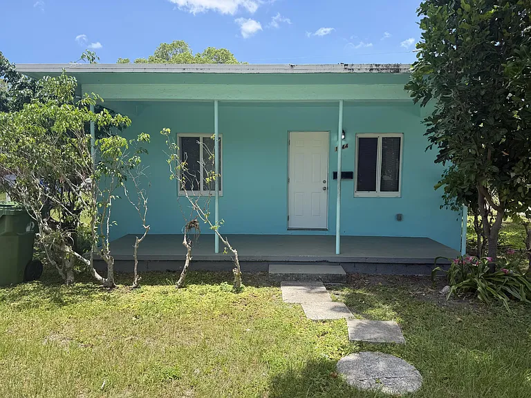 1444 NW 4th St — Photo 1