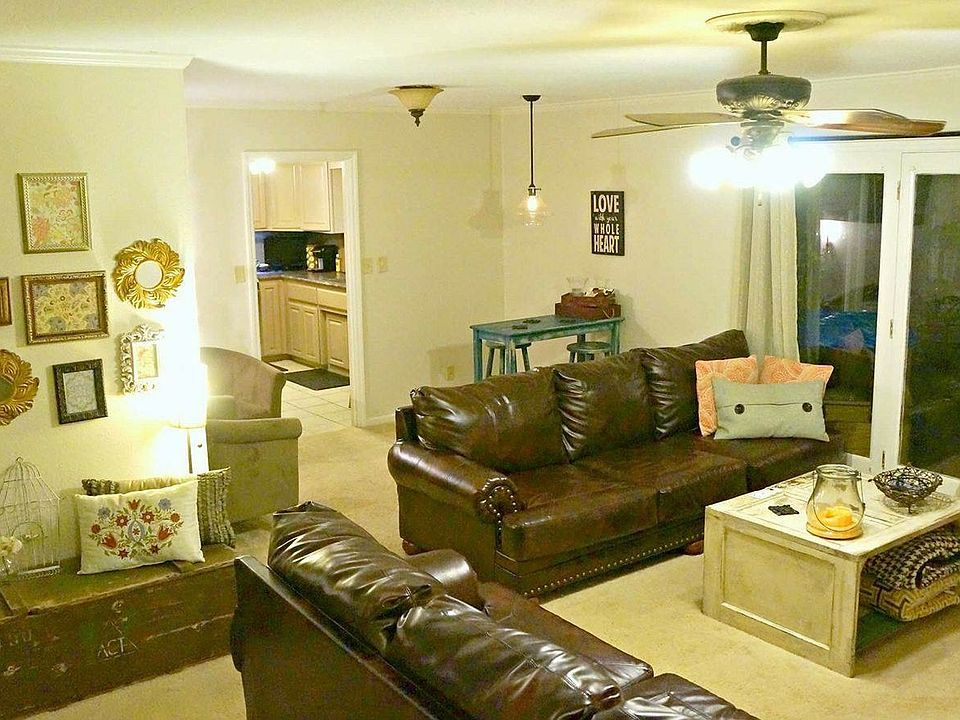 1st image of 2404 Park Ln