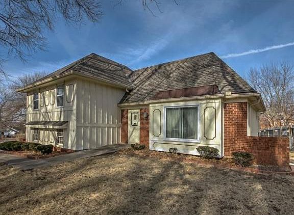 2nd image of 9816 Winslow Pl