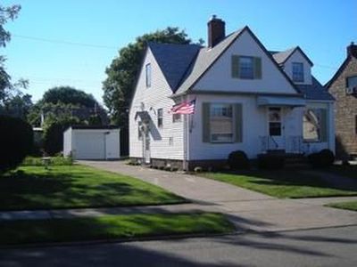 56 West Dr, Cleveland, OH, 44134