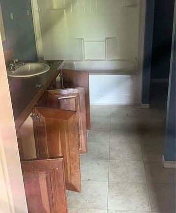 4th image of 131 Rich Rd