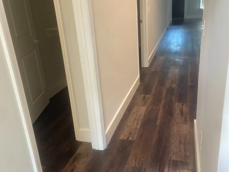 726 W Victory Dr — Photo 4