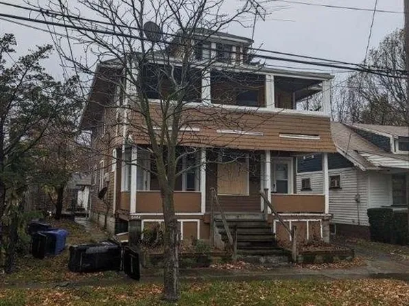 15944 Whitcomb Rd, Cleveland, OH 44110