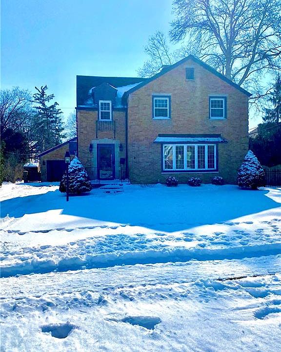 1st image of 212 Collingwood Ave