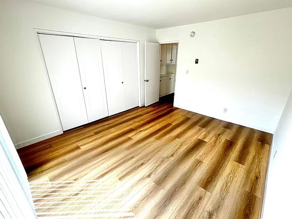 2nd image of 1220 Wellesley Ave
