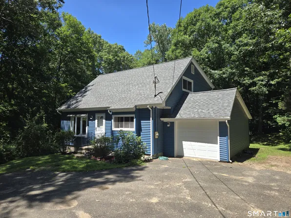 231 Crestwood Drive, Naugatuck, CT 06770