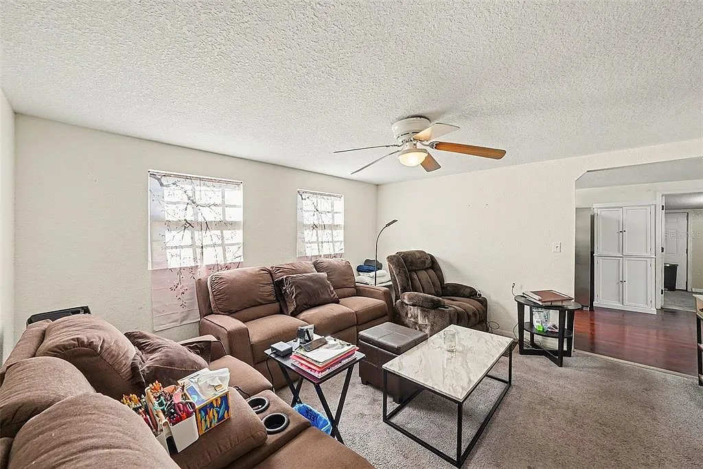 3 bed, 1.0 bath, 1333 sqft, $1,600 — Photo 3