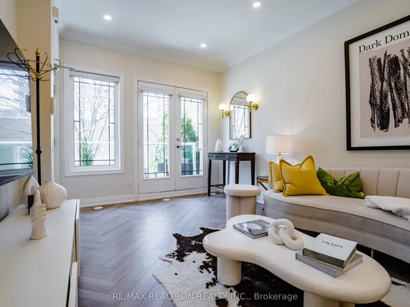 70 Byng Ave Unit 8, Toronto, ON M2N 7L9