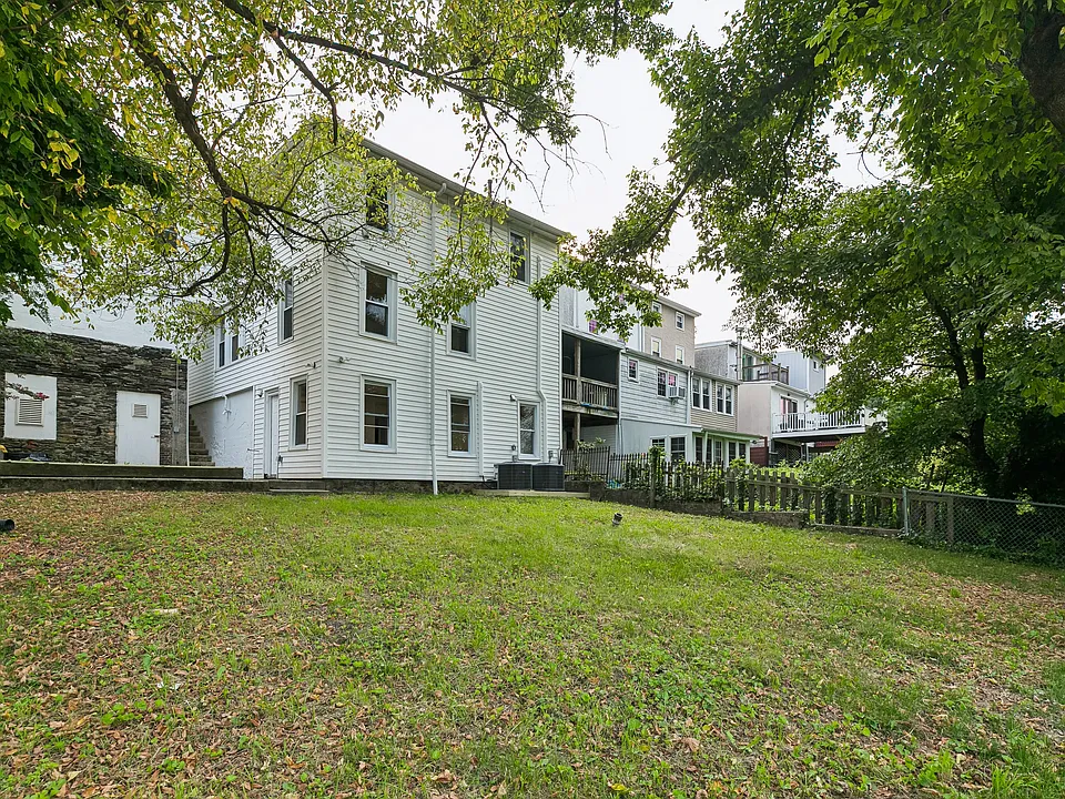 17 Jefferson St #A