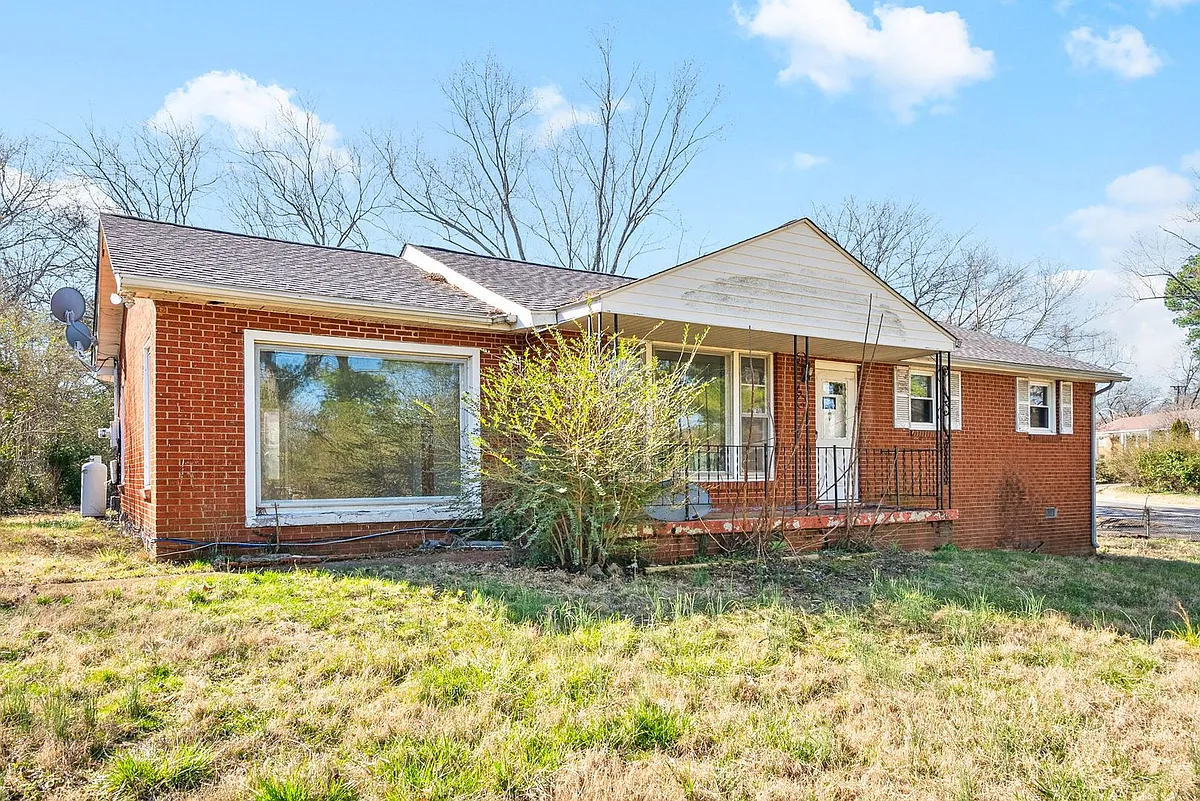 Building Photo - 318 Verdun Dr
