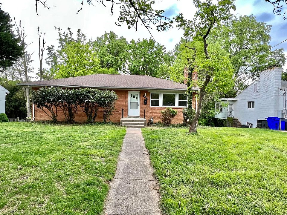 1st image of 9319 E Parkhill Dr