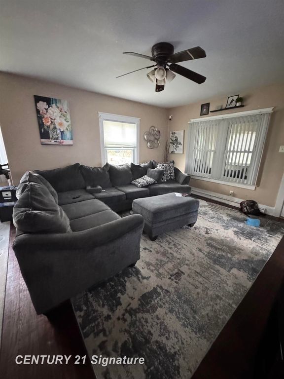 903 S Mason St, Saginaw, MI - More