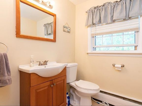 4th image of 23 Shortway Dr