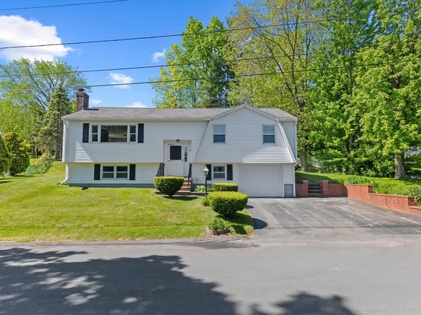 10 Lantern Ln, Methuen, MA 01844