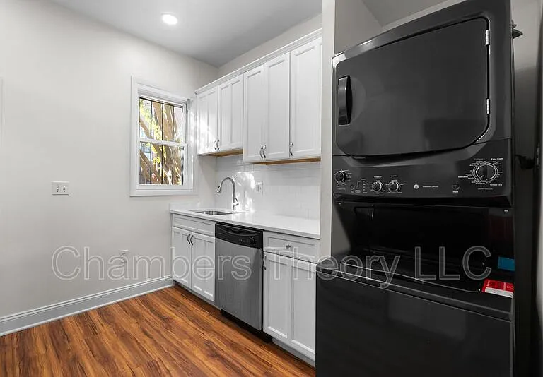 1309 Emerald St NE — Photo 11