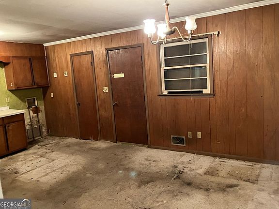 5th image of 3567 Forrest Park Rd SE