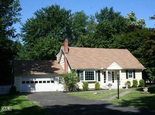 12 Seymour Ln, Ridgefield, CT 06877