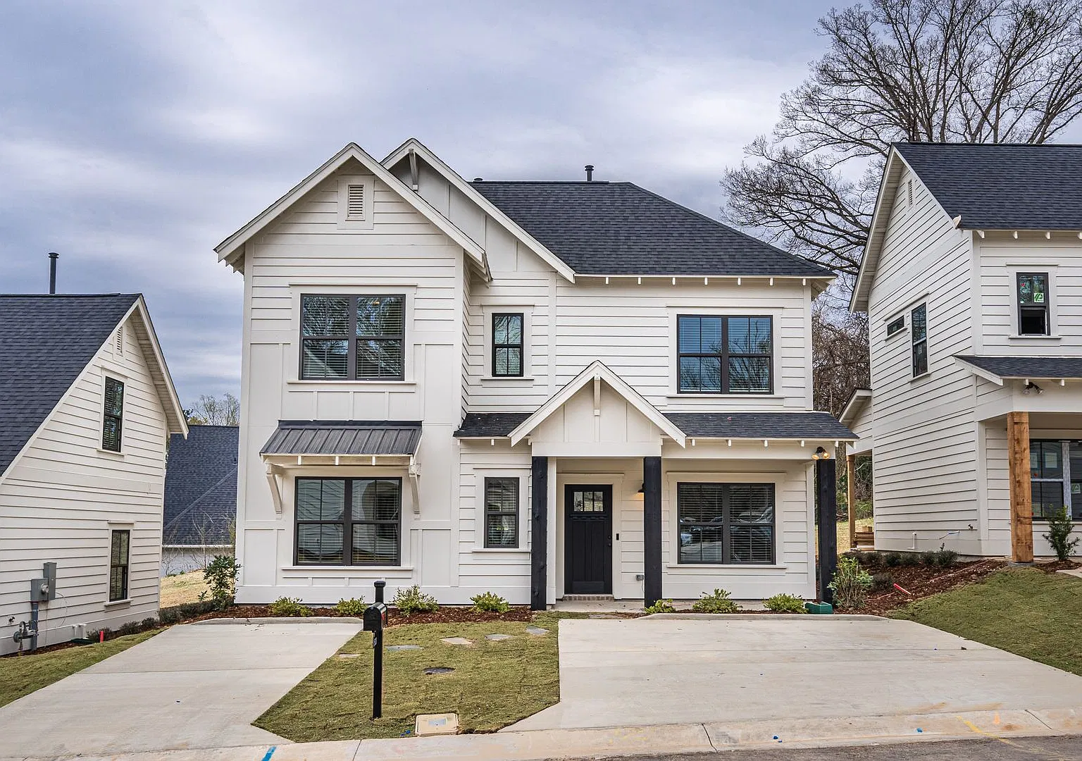 Spacious 3 Bedroom Home in Cahaba Heights! — Photo 1