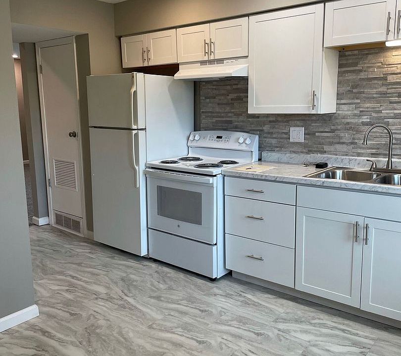 1st image of 907 Georgian Dr APT C