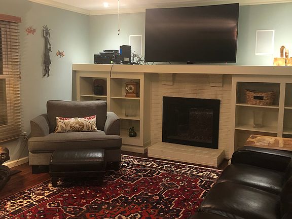 5th image of 913 Highridge Ct