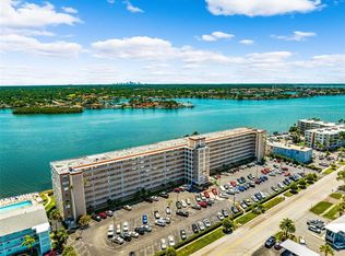 1847 Shore Dr S APT 101, South Pasadena, FL 33707