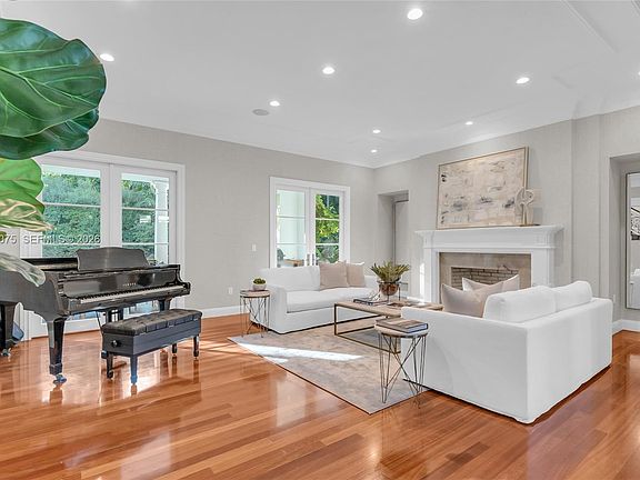 5th image of 7426 SW 49th Pl