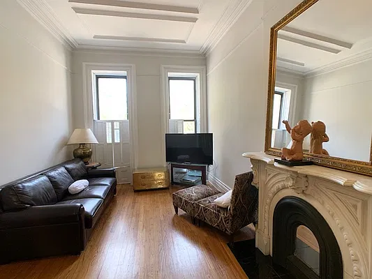 Rented by A P Realty Group NY LTD | media 11