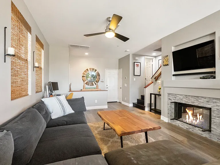 537 Sweet Pea Pl — Photo 2