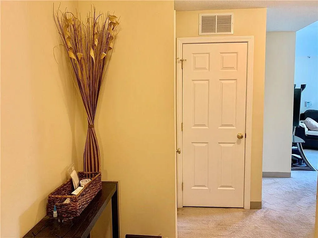 2 bed, 1186 sqft, $2,300 — Photo 3