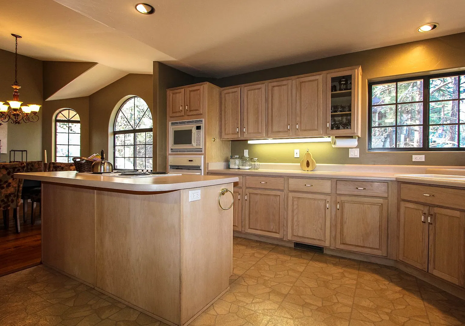 Furnished Home in Cathedral Pines — Photo 4