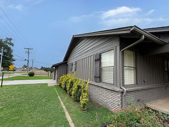 3rd image of 4050 E 49th St