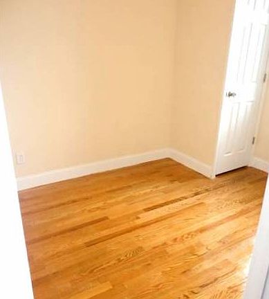 5th image of 15517 Sanford Ave APT 5F