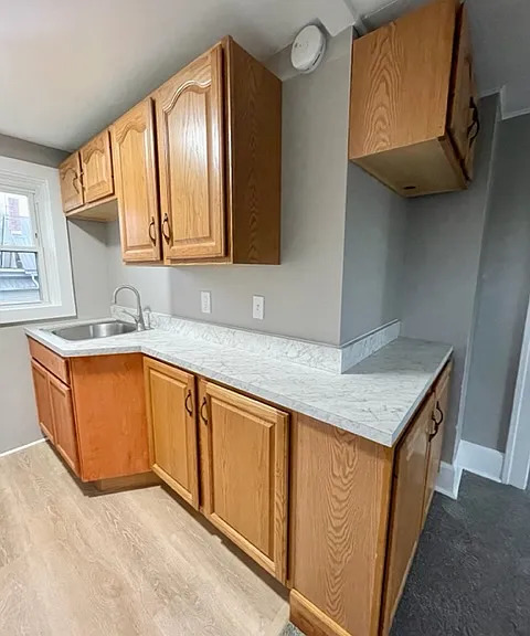 513 Taylor St — Photo 2