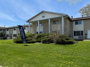 747 Indian Rd N, Sarnia, ON N7T 7G9