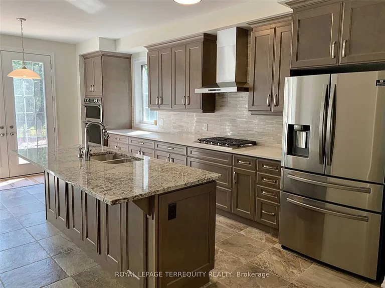 3321 Vernon Powell Dr — Photo 4