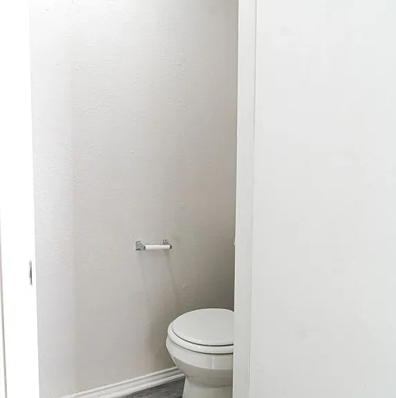 3815 Bremen Ave — Photo 13