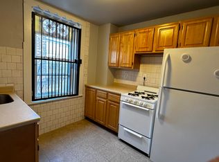 376 Riverway, Boston, MA 02115