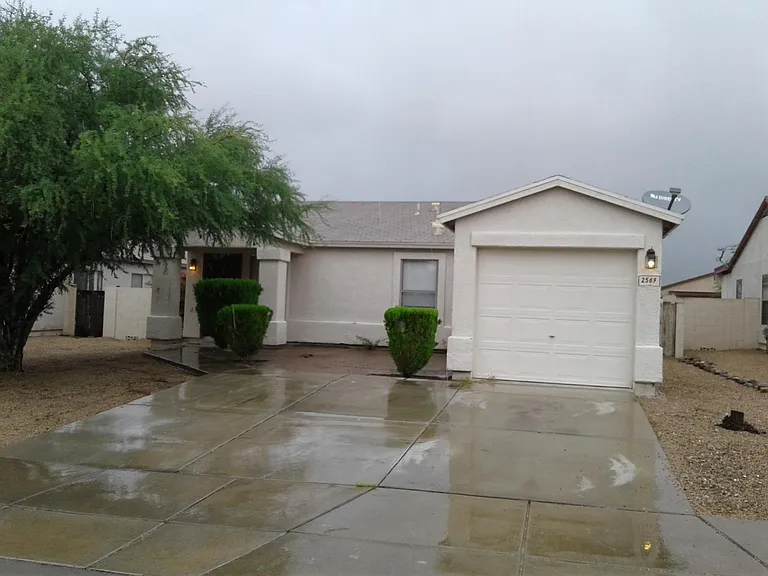 2569 E Windsor Castle Ln — Photo 3