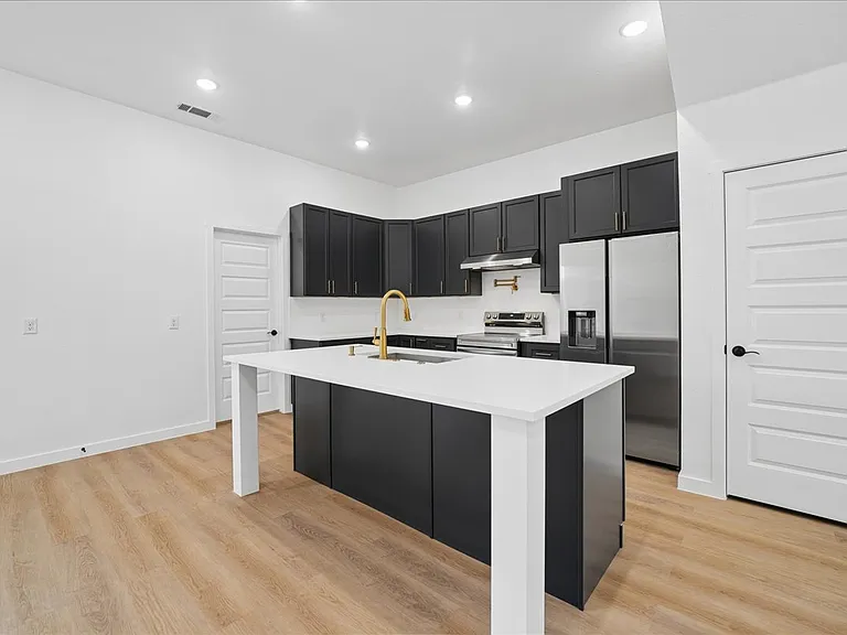 8924 Dunlap Dr — Photo 12